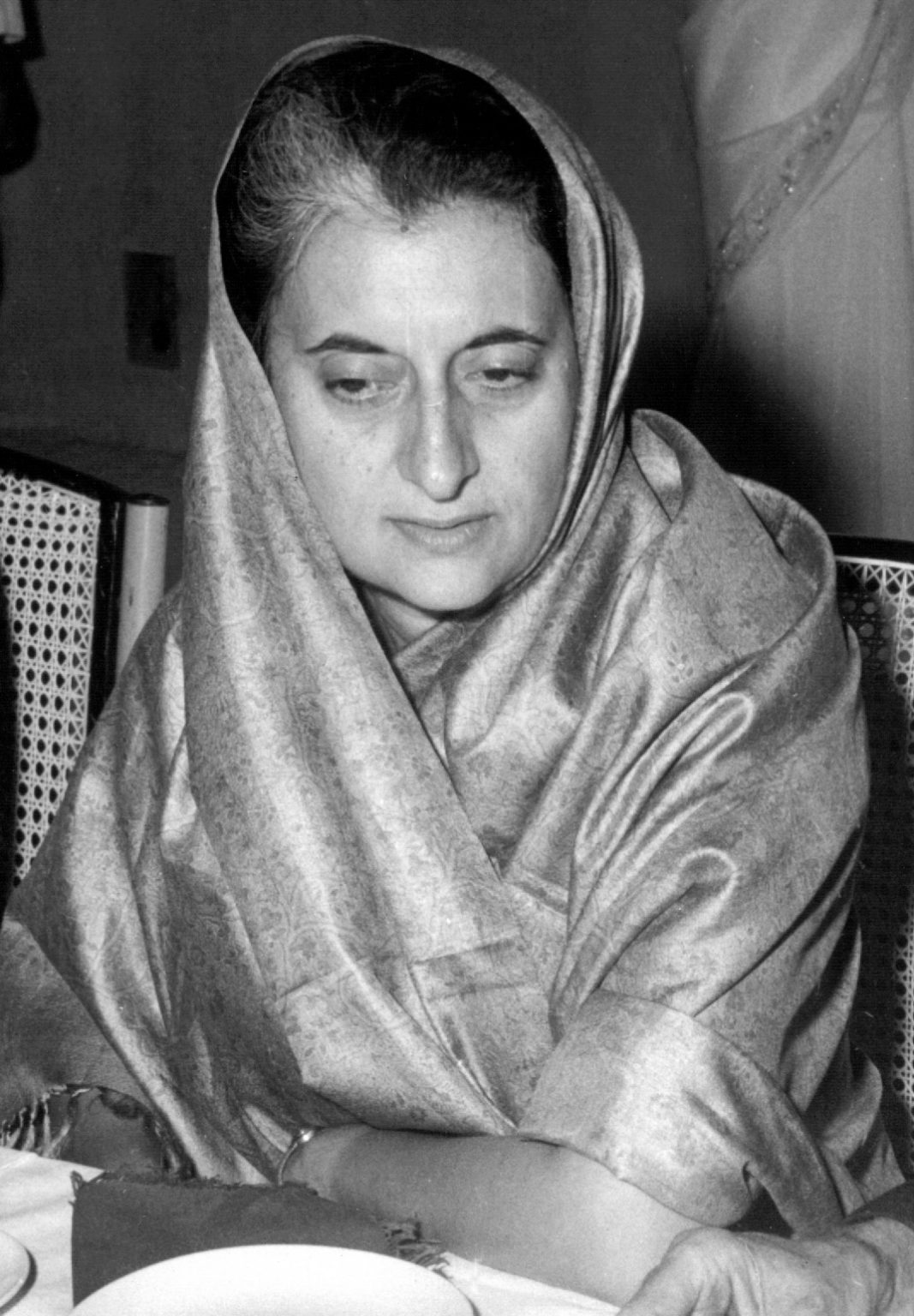 indira gandhi ki biography in hindi